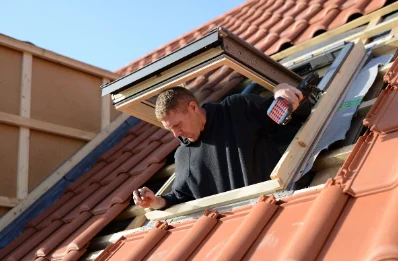 Pose de fenêtres de toit Velux à Évron